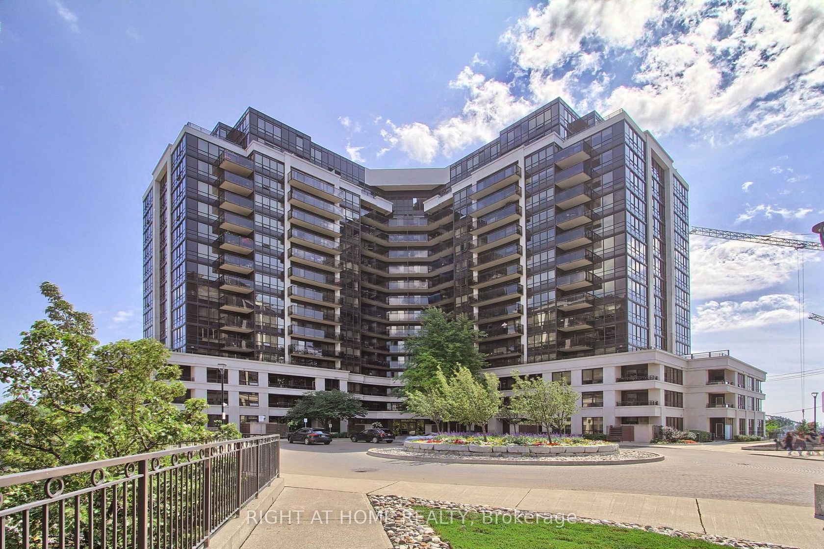 Ph04 - 1060 Sheppard Avenue W, York University Heights, Toronto photo number 2