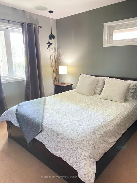 Photo 7 at 40 Jeavons Avenue, Birchmount, Toronto