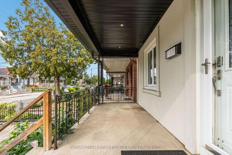 Photo 2 at 57 Avon Avenue, Smythe, Toronto