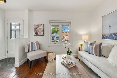 Photo 6 at 57 Avon Avenue, Smythe, Toronto
