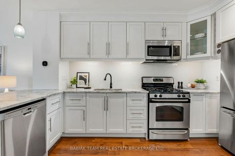 Photo 10 at 57 Avon Avenue, Smythe, Toronto