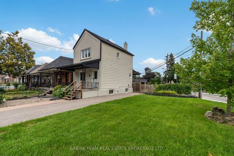 Photo 32 at 57 Avon Avenue, Smythe, Toronto
