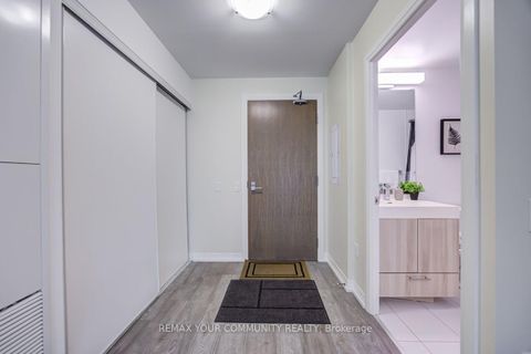 Photo 4 at 938 - 251 Jarvis Street, Moss Park, Toronto
