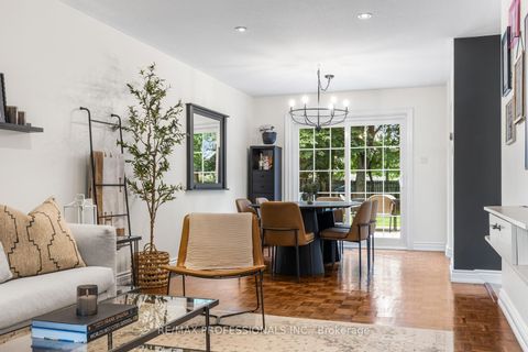 Photo 3 at 37 Birchleaf Crescent, Richview, Toronto
