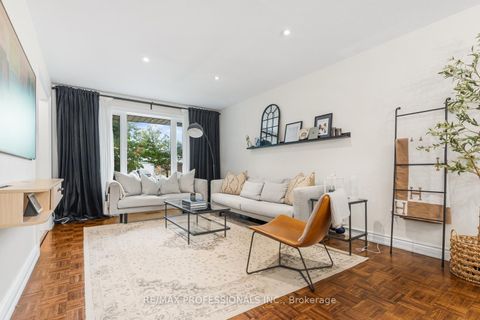 Photo 4 at 37 Birchleaf Crescent, Richview, Toronto