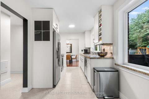 Photo 9 at 37 Birchleaf Crescent, Richview, Toronto