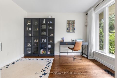 Photo 13 at 37 Birchleaf Crescent, Richview, Toronto