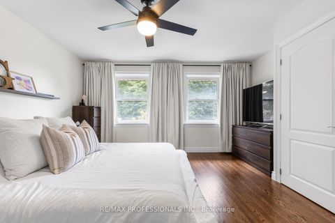 Photo 19 at 37 Birchleaf Crescent, Richview, Toronto