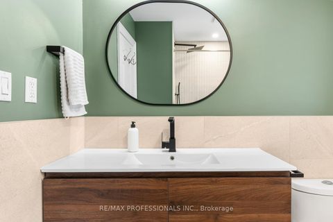 Photo 23 at 37 Birchleaf Crescent, Richview, Toronto