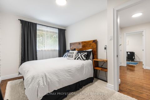 Photo 28 at 37 Birchleaf Crescent, Richview, Toronto