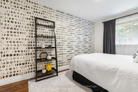 Photo 29 at 37 Birchleaf Crescent, Richview, Toronto