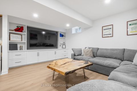 Photo 32 at 37 Birchleaf Crescent, Richview, Toronto