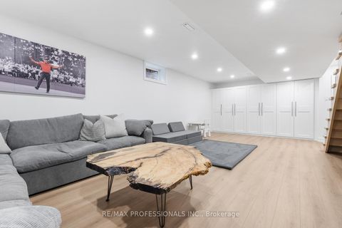 Photo 33 at 37 Birchleaf Crescent, Richview, Toronto