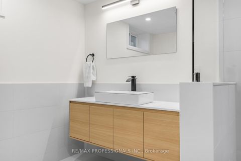 Photo 34 at 37 Birchleaf Crescent, Richview, Toronto