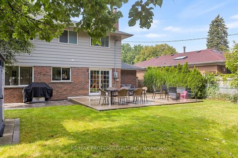 Photo 37 at 37 Birchleaf Crescent, Richview, Toronto