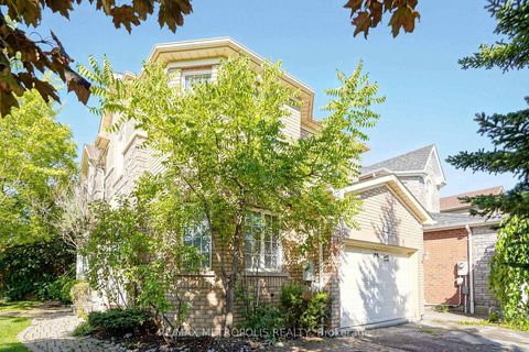 Photo 2 at 115 Sandway Crescent, Maple, Vaughan