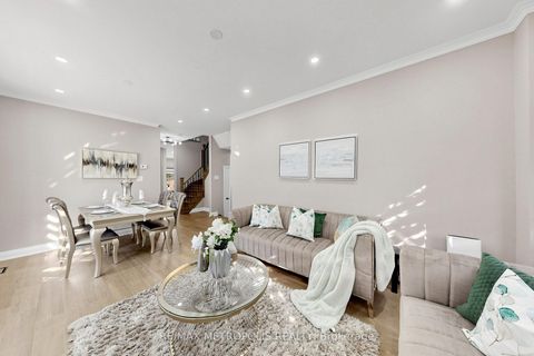 Photo 6 at 115 Sandway Crescent, Maple, Vaughan