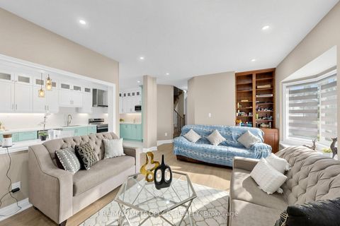 Photo 8 at 115 Sandway Crescent, Maple, Vaughan