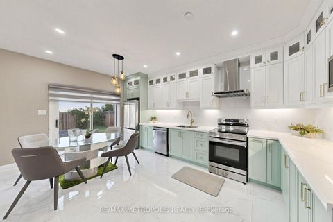 Photo 10 at 115 Sandway Crescent, Maple, Vaughan