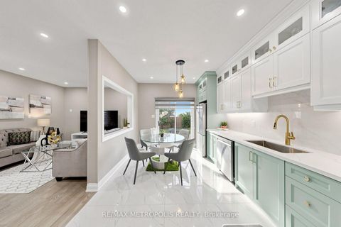 Photo 11 at 115 Sandway Crescent, Maple, Vaughan