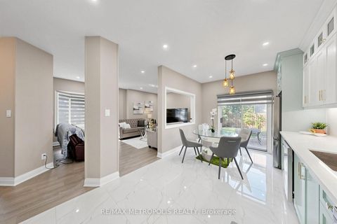 Photo 12 at 115 Sandway Crescent, Maple, Vaughan
