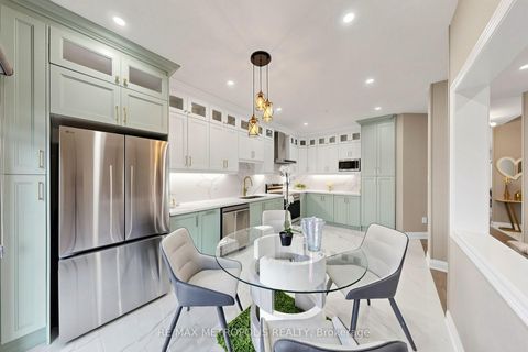 Photo 14 at 115 Sandway Crescent, Maple, Vaughan