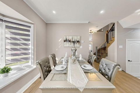 Photo 15 at 115 Sandway Crescent, Maple, Vaughan