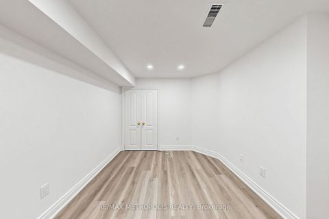 Photo 30 at 115 Sandway Crescent, Maple, Vaughan