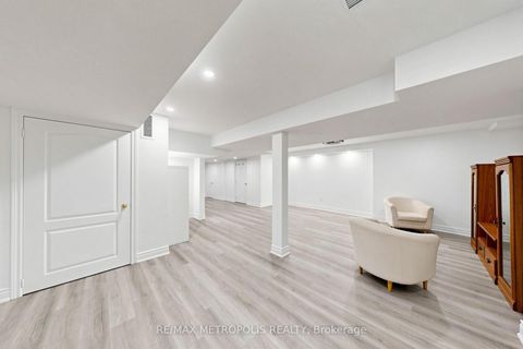 Photo 32 at 115 Sandway Crescent, Maple, Vaughan