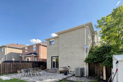 Photo 35 at 115 Sandway Crescent, Maple, Vaughan