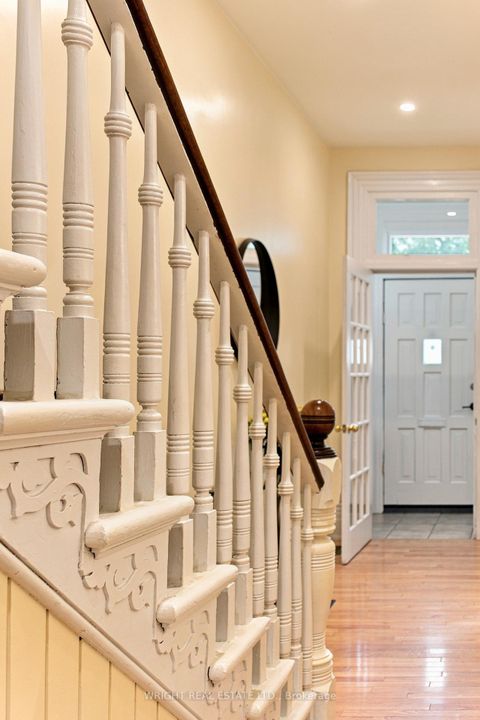 Photo 2 at 276 Robert Street, University, Toronto
