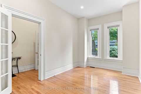 Photo 4 at 276 Robert Street, University, Toronto