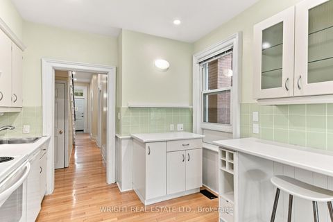Photo 12 at 276 Robert Street, University, Toronto