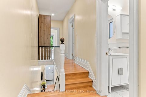 Photo 15 at 276 Robert Street, University, Toronto
