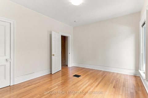 Photo 19 at 276 Robert Street, University, Toronto