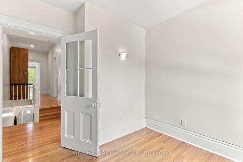 Photo 20 at 276 Robert Street, University, Toronto