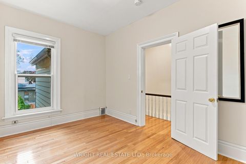 Photo 24 at 276 Robert Street, University, Toronto