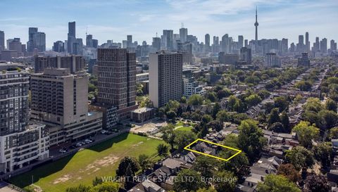 Photo 33 at 276 Robert Street, University, Toronto