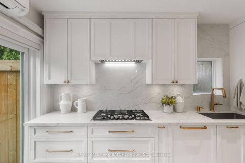 Photo 7 at 166 Old Orchard Grove, Lawrence Park North, Toronto