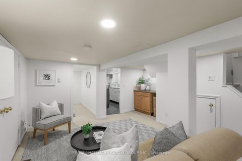 Photo 24 at 166 Old Orchard Grove, Lawrence Park North, Toronto