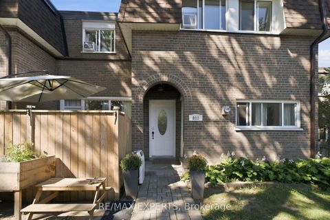Photo 2 at 853 - 30 Tandridge Crescent, Old Rexdale, Toronto