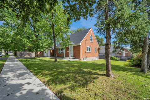 Photo 1 at 11 Harrow Drive, Amesbury, Toronto