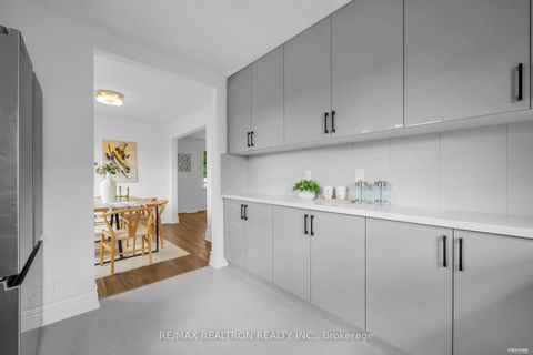 Photo 14 at 11 Harrow Drive, Amesbury, Toronto