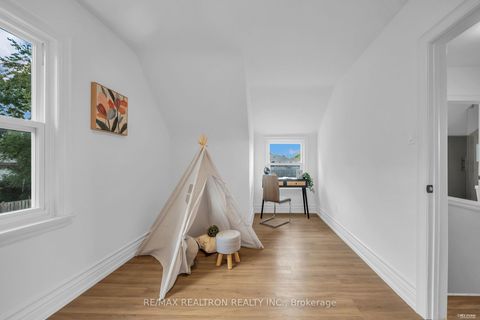 Photo 24 at 11 Harrow Drive, Amesbury, Toronto