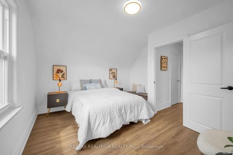 Photo 27 at 11 Harrow Drive, Amesbury, Toronto