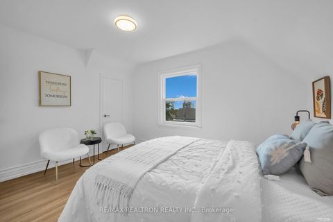 Photo 29 at 11 Harrow Drive, Amesbury, Toronto