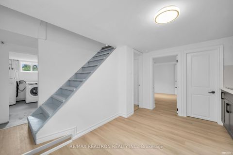 Photo 31 at 11 Harrow Drive, Amesbury, Toronto