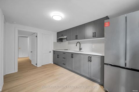 Photo 32 at 11 Harrow Drive, Amesbury, Toronto