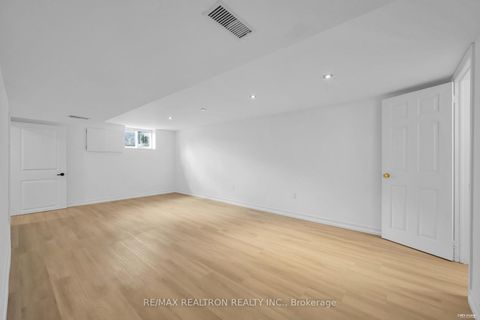 Photo 33 at 11 Harrow Drive, Amesbury, Toronto