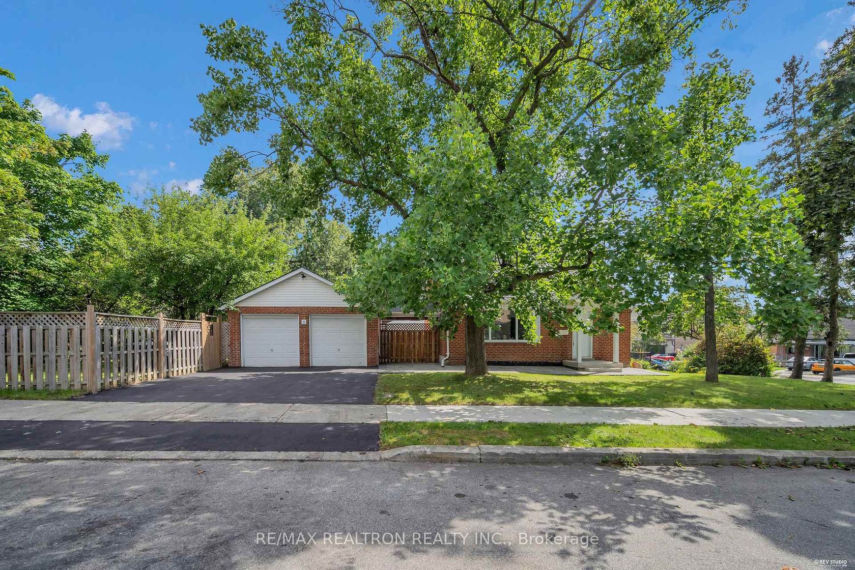 11 Harrow Drive, Amesbury, Toronto 